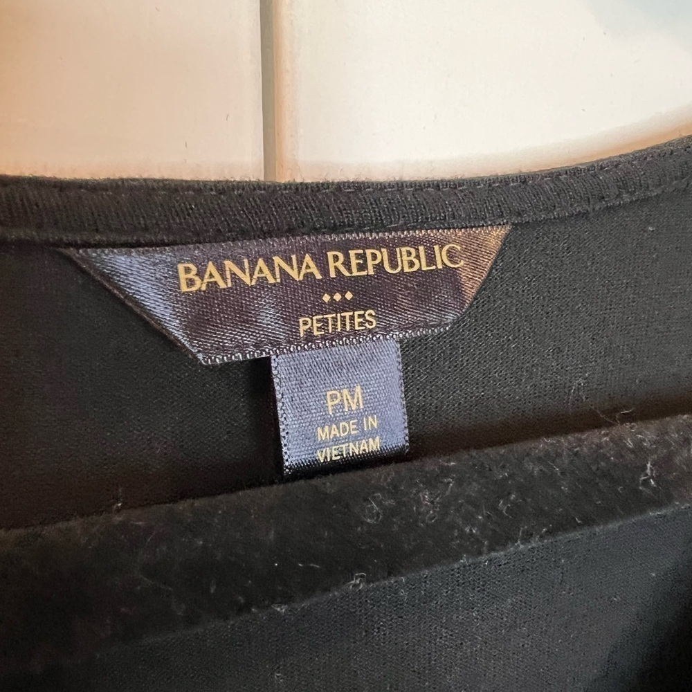 255. Banana Republic Black Cowl Neck Blouse M - Picture 3 of 4